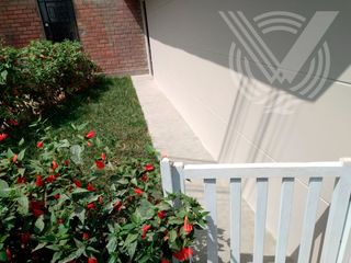 Foto 8 de SE VENDE PROPIEDAD COMO NUEVA. TOTALMENTE REMODELADA Y FRENTE A PARQUE