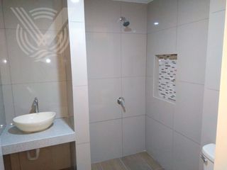 Foto 33 de SE VENDE PROPIEDAD COMO NUEVA. TOTALMENTE REMODELADA Y FRENTE A PARQUE