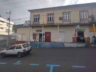 Foto 8 de casa con locales comerciales de venta en manta