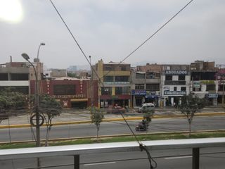 Foto 25 de REMATE DE CASA CON LOCAL COMERCIAL EN AV. TUPAC AMARU - COMAS