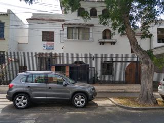 Alquilo Amplia y Cómoda Casa en San Isidro