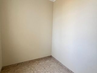 SE VENDE AMPLIO DEPARTAMENTO CON COCHERA 3ER PISO | URB. MIRAFLORES