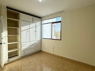 SE VENDE AMPLIO DEPARTAMENTO CON COCHERA 3ER PISO | URB. MIRAFLORES