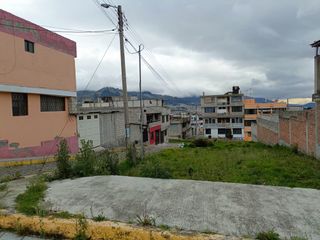 Terreno de venta de 180m2 esquinero excelente ubicación, sector la virgen de la Martha Bucaram. Sur de Quito, Ecuador