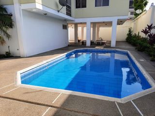 Foto 4 de Departamento en Alquiler Amoblado en  Los Ceibos, Colinas de los Ceibos