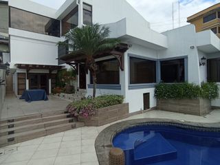 VENTA DE CASA EN LOMAS DE URDESA