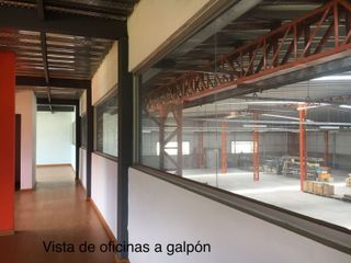 Galpon industrial de venta cerca de Quito.  10.000 m2 terreno - 1.820 m2 construccion