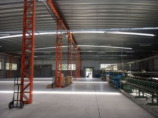 Galpon industrial de venta cerca de Quito.  10.000 m2 terreno - 1.820 m2 construccion