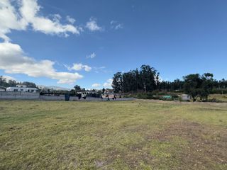 Foto 1 de ALQUILER DE TERRENO EN PIFO VIA AEROPUERTO