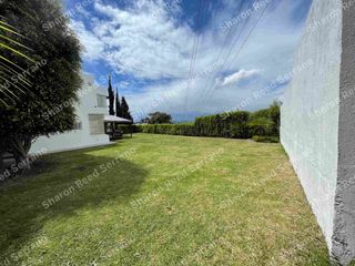 Foto 3 de Venta de oportunidad  casa de 3 dormitorios  con vista dentro de urbanización.