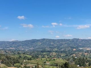 Lotes campestres de 2.000 m2, sector aeropuerto, tunel de oriente, rionegro llanogrande. Lotes con Bosque, quebrada, nacimiento y vista. Escrituras 100%, con licencia de construccion