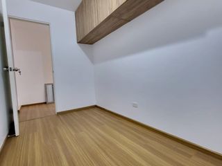 EN VENTA DEPARTEMENTO DE TRES HABITACIONES +  ESTACIONAMIENTO