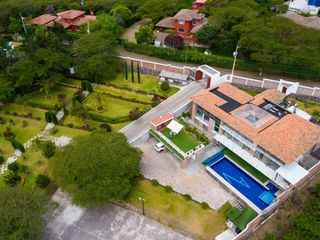 Grandiosa casa en venta en Tumbaco