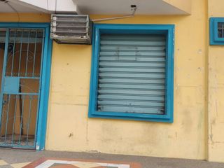 Foto 1 de ALQUILER DE LOCAL COMERCIAL EN EL CENTRO DE MANTA ECUADOR