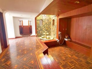Foto 4 de VENDO AMPLIA CASA CERCA AV. LOS FRUTALES – LA MOLINA