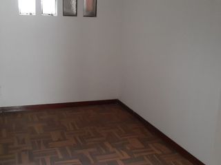 Foto 30 de VENDO AMPLIA CASA CERCA AV. LOS FRUTALES – LA MOLINA