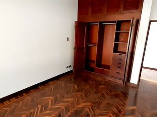 Foto 18 de VENDO AMPLIA CASA CERCA AV. LOS FRUTALES – LA MOLINA