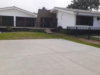 Foto 27 de VENDO AMPLIA CASA CERCA AV. LOS FRUTALES – LA MOLINA