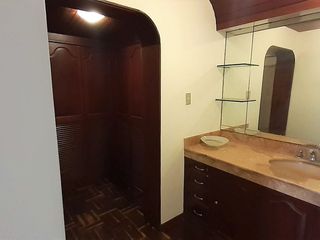 Foto 15 de VENDO AMPLIA CASA CERCA AV. LOS FRUTALES – LA MOLINA
