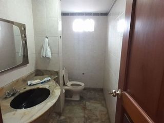 Foto 7 de VENDO AMPLIA CASA CERCA AV. LOS FRUTALES – LA MOLINA