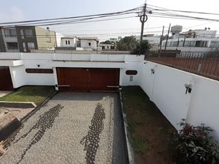 Foto 33 de VENDO AMPLIA CASA CERCA AV. LOS FRUTALES – LA MOLINA