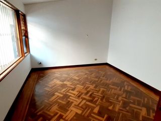 Foto 21 de VENDO AMPLIA CASA CERCA AV. LOS FRUTALES – LA MOLINA
