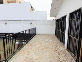 Foto 23 de VENDO AMPLIA CASA CERCA AV. LOS FRUTALES – LA MOLINA