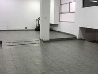 Foto 11 de Local Comercial con oficinas, Cerca al Centro comercial Las Malvinas, ideal MYPE