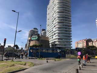 Foto 2 de Oficina de 647 m2 amoblada en Renta en Av. Amazonas y Naciones Unidas