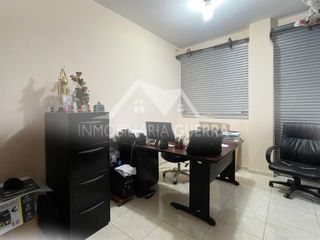 SE VENDE CASA - AV TSAFIQUE