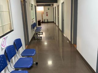 Foto 1 de ALQUILO OFICINAS Y/O CONSULTORIOS EN BATALLON CALLAO SUR, CHACARILLA