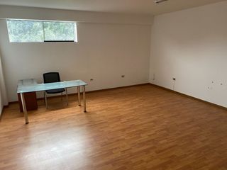 Foto 9 de ALQUILO OFICINAS Y/O CONSULTORIOS EN BATALLON CALLAO SUR, CHACARILLA