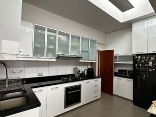 Foto 4 de BONITA, MODERNA CASA DE DOS PLANTAS TOTALMENTE REMODELADA EN CASUARINAS BAJA