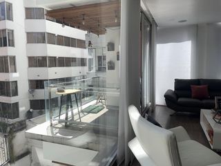 EN VENTA ELEGANTE DEPARTAMENTO CON BUENA ILUMINACION. SECTOR BELLAVISTA