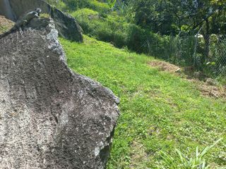 Vendo casa finca iniciada, bien barata, entre  Girardota y Barbosa Antioquia.