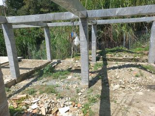 Vendo casa finca iniciada, bien barata, entre  Girardota y Barbosa Antioquia.