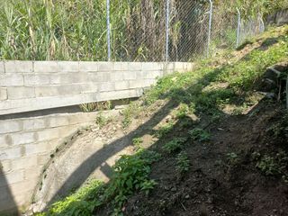 Vendo casa finca iniciada, bien barata, entre  Girardota y Barbosa Antioquia.