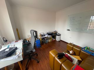 Departamento Remodelado de 4 Dormitorios en la Zona Rosa Frente al Rio Tomebamba y Tranvía