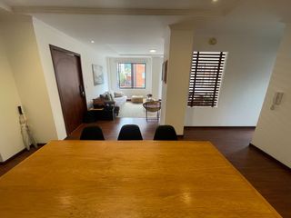 Departamento Remodelado de 4 Dormitorios en la Zona Rosa Frente al Rio Tomebamba y Tranvía