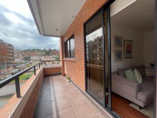 Departamento Remodelado de 4 Dormitorios en la Zona Rosa Frente al Rio Tomebamba y Tranvía
