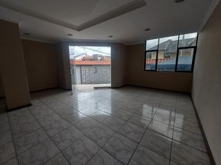 Foto 2 de Edificio comercial de arriendo en Cuenca  a 1 cuadra de la Ave. Huaynacapac Sector Cementerio