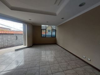 Foto 14 de Edificio comercial de arriendo en Cuenca  a 1 cuadra de la Ave. Huaynacapac Sector Cementerio