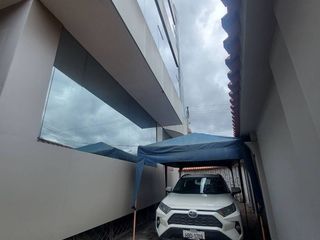 Foto 18 de Edificio comercial de arriendo en Cuenca  a 1 cuadra de la Ave. Huaynacapac Sector Cementerio