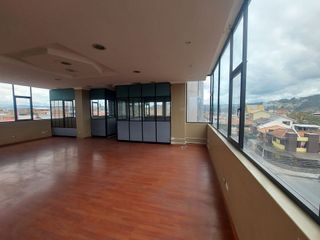 Foto 22 de Edificio comercial de arriendo en Cuenca  a 1 cuadra de la Ave. Huaynacapac Sector Cementerio