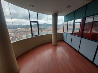 Foto 5 de Edificio comercial de arriendo en Cuenca  a 1 cuadra de la Ave. Huaynacapac Sector Cementerio