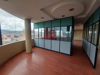 Foto 6 de Edificio comercial de arriendo en Cuenca  a 1 cuadra de la Ave. Huaynacapac Sector Cementerio