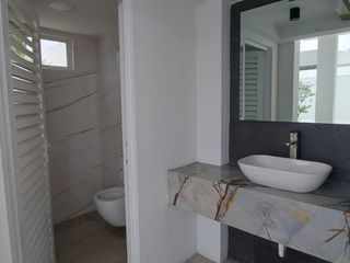 Foto 16 de Isla Mocoli, Rento Hermosa Casa de Estreno con Piscina y Vista Al Rio