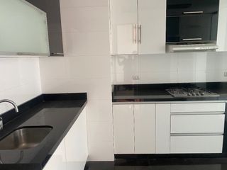 EXCELENTE Y COMODO DEPARTAMENTO MUY BIEN UBICADO EN MIRAFLORES