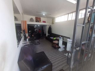 Oportunidad única, Departamento Amplio con local comercial en calle principal cercano a Parque ltalia.