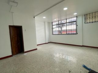Foto 4 de rento oficinas toda una planta, en avenida Quito y Cuenca